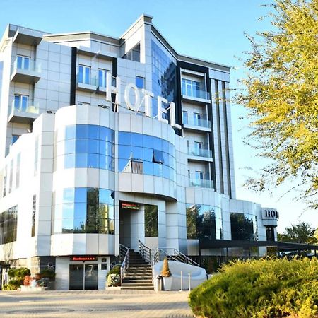 Hotel Zeneva Lux كراغوييفاك المظهر الخارجي الصورة