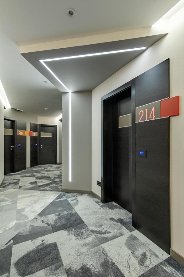 Hotel Zeneva Lux كراغوييفاك المظهر الخارجي الصورة