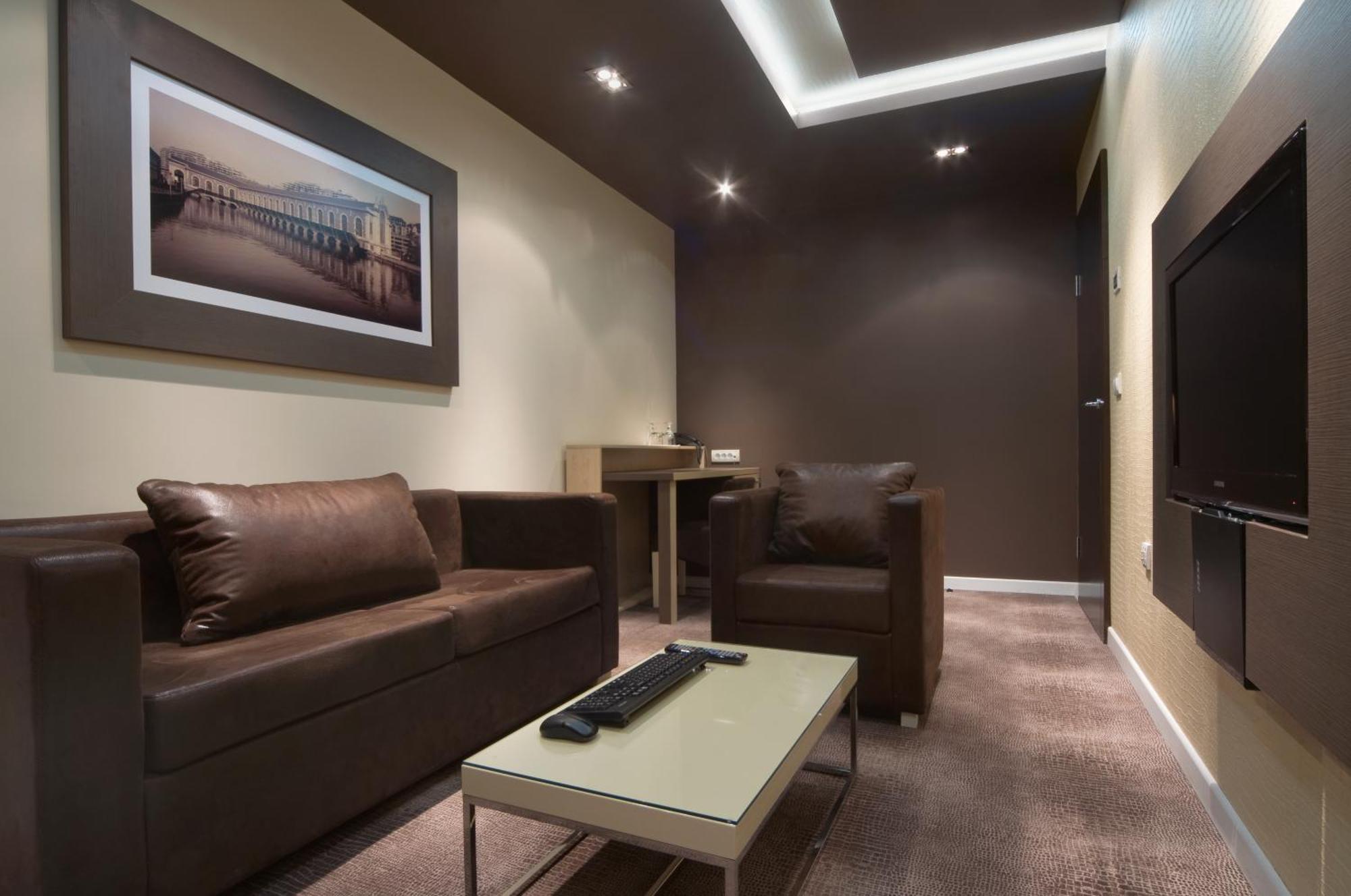 Hotel Zeneva Lux كراغوييفاك المظهر الخارجي الصورة