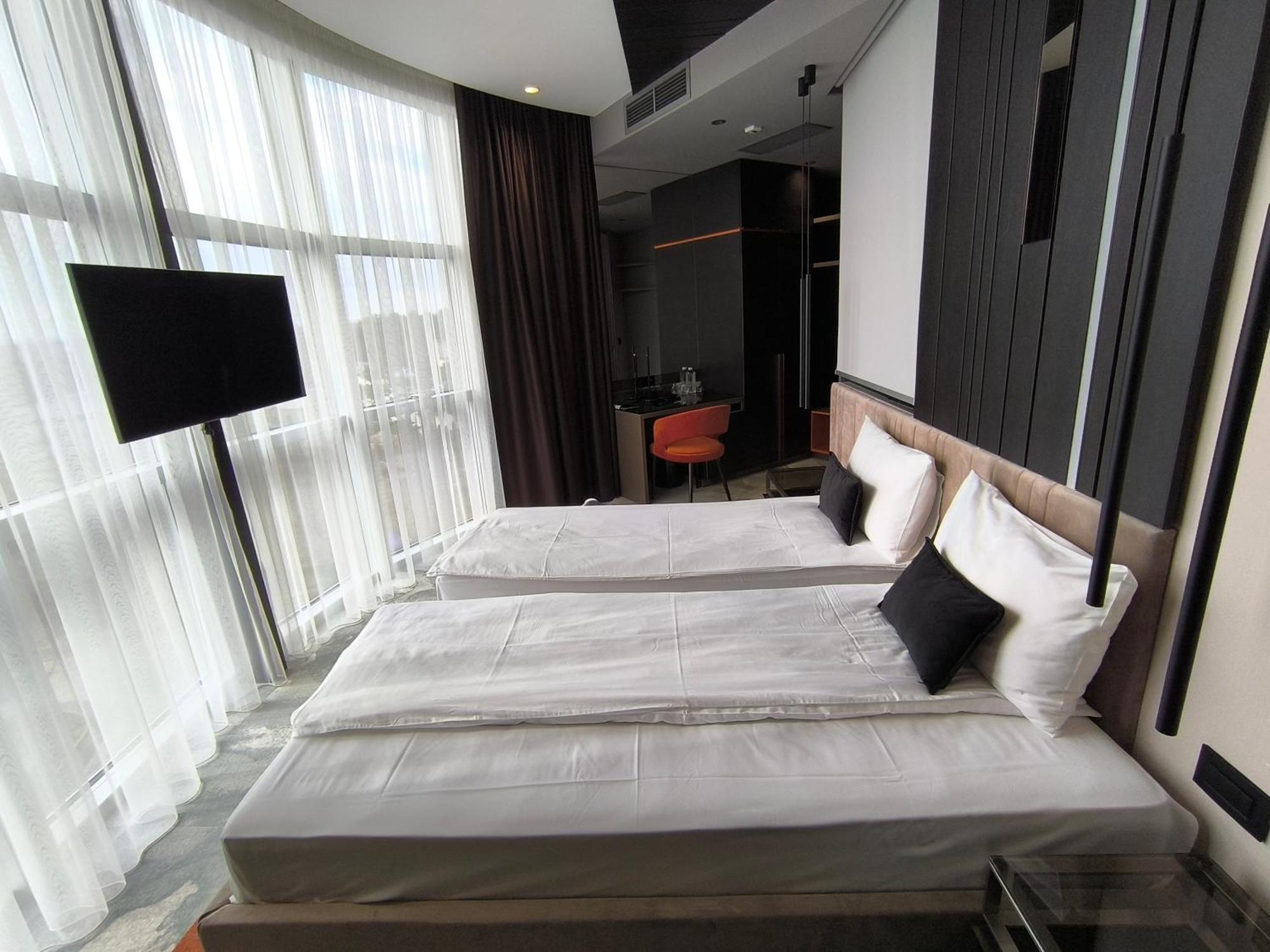 Hotel Zeneva Lux كراغوييفاك المظهر الخارجي الصورة