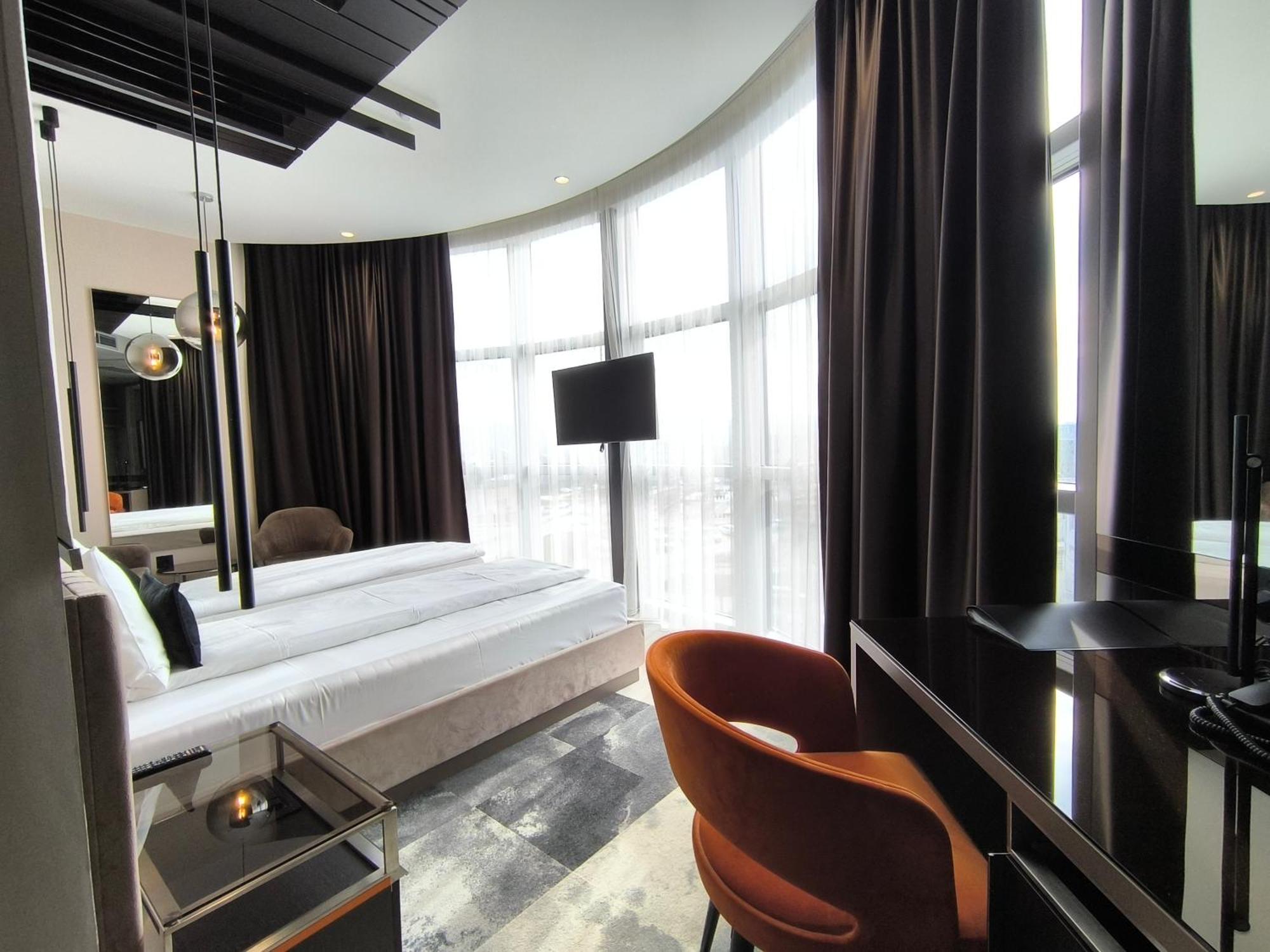 Hotel Zeneva Lux كراغوييفاك المظهر الخارجي الصورة