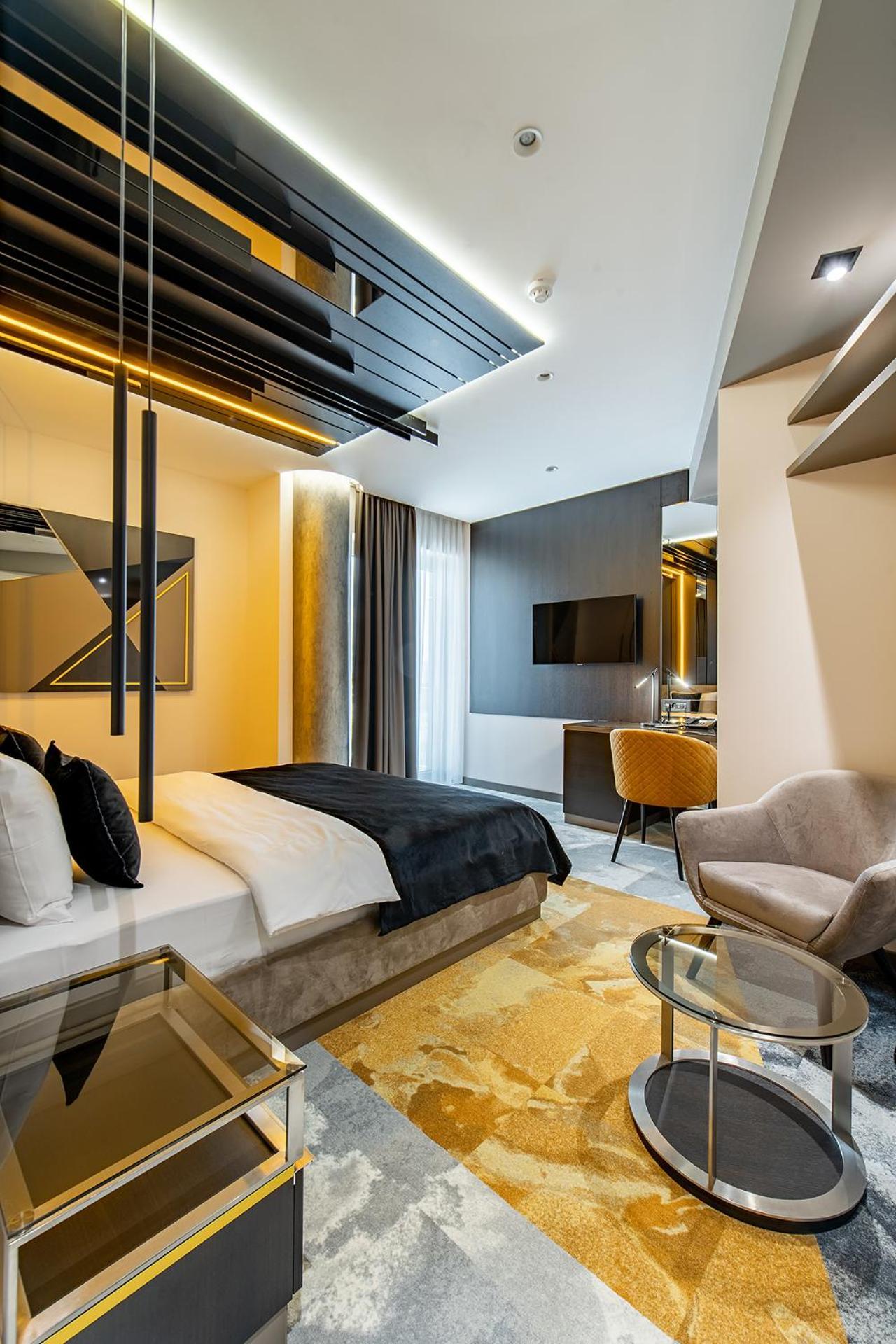 Hotel Zeneva Lux كراغوييفاك المظهر الخارجي الصورة
